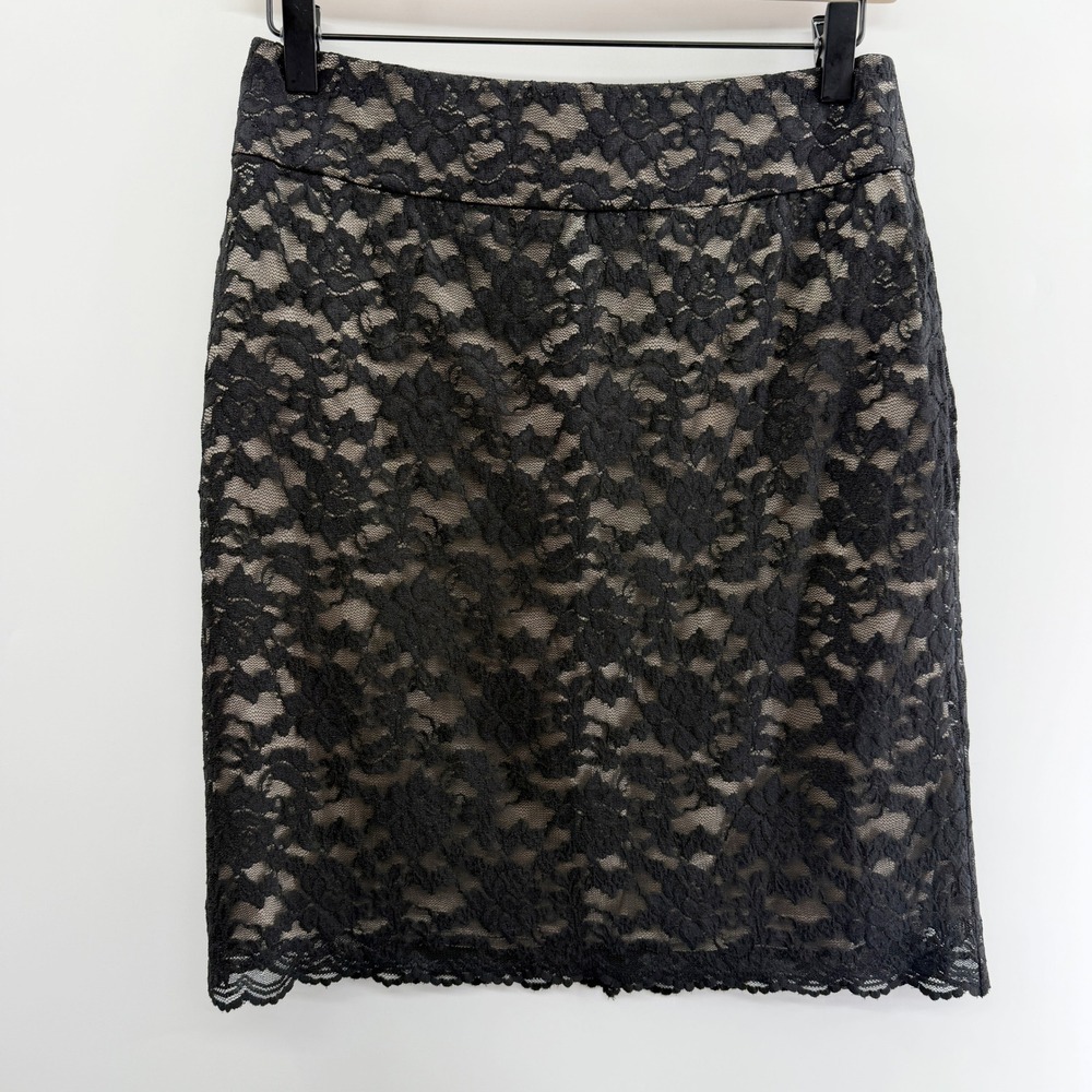 Banana Republic Lace Pencil Skirt in Black Tan Size 2P Nearly Vintage 2010s NEW